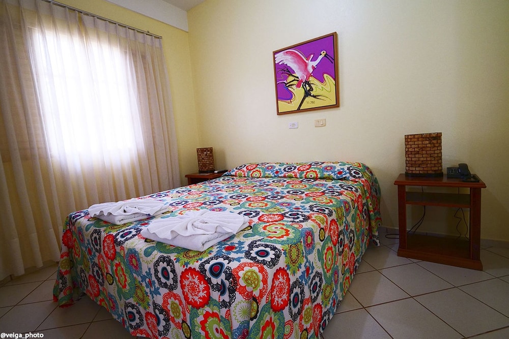 Deluxe Room, Multiple Bedrooms - Photo 11