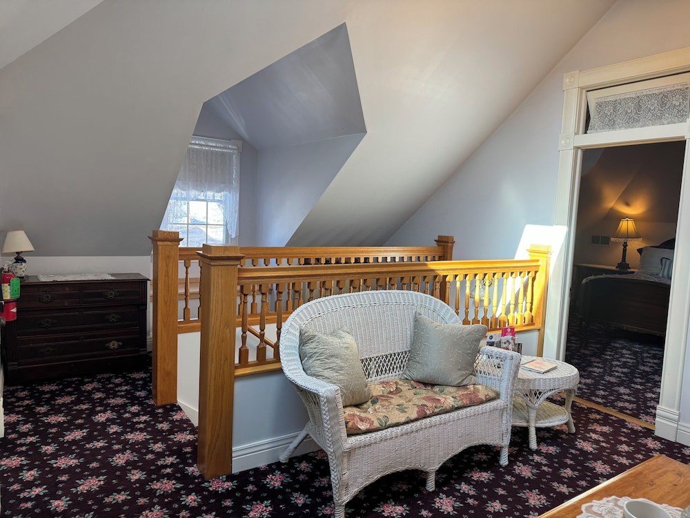 Family Suite, Multiple Beds, Non Smoking, Private Bathroom photo 2