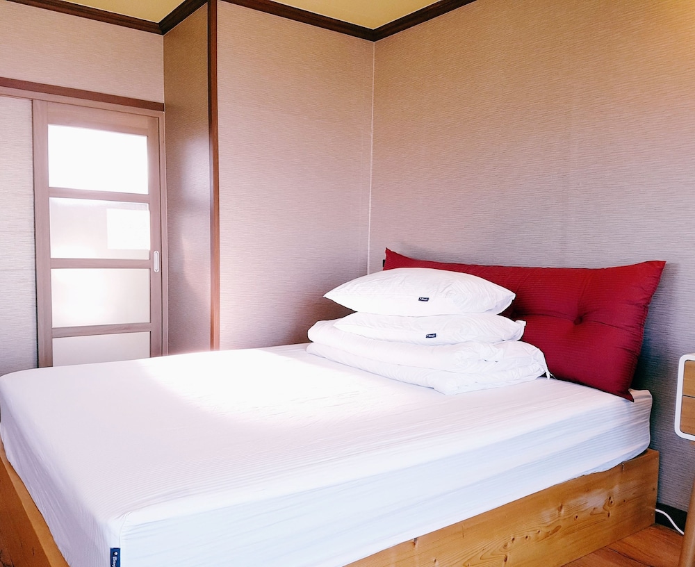 Family Double Room, 1 Queen Bed (1 person) photo 1