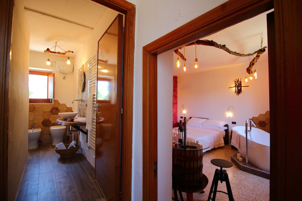 Suite, Bathtub photo 3