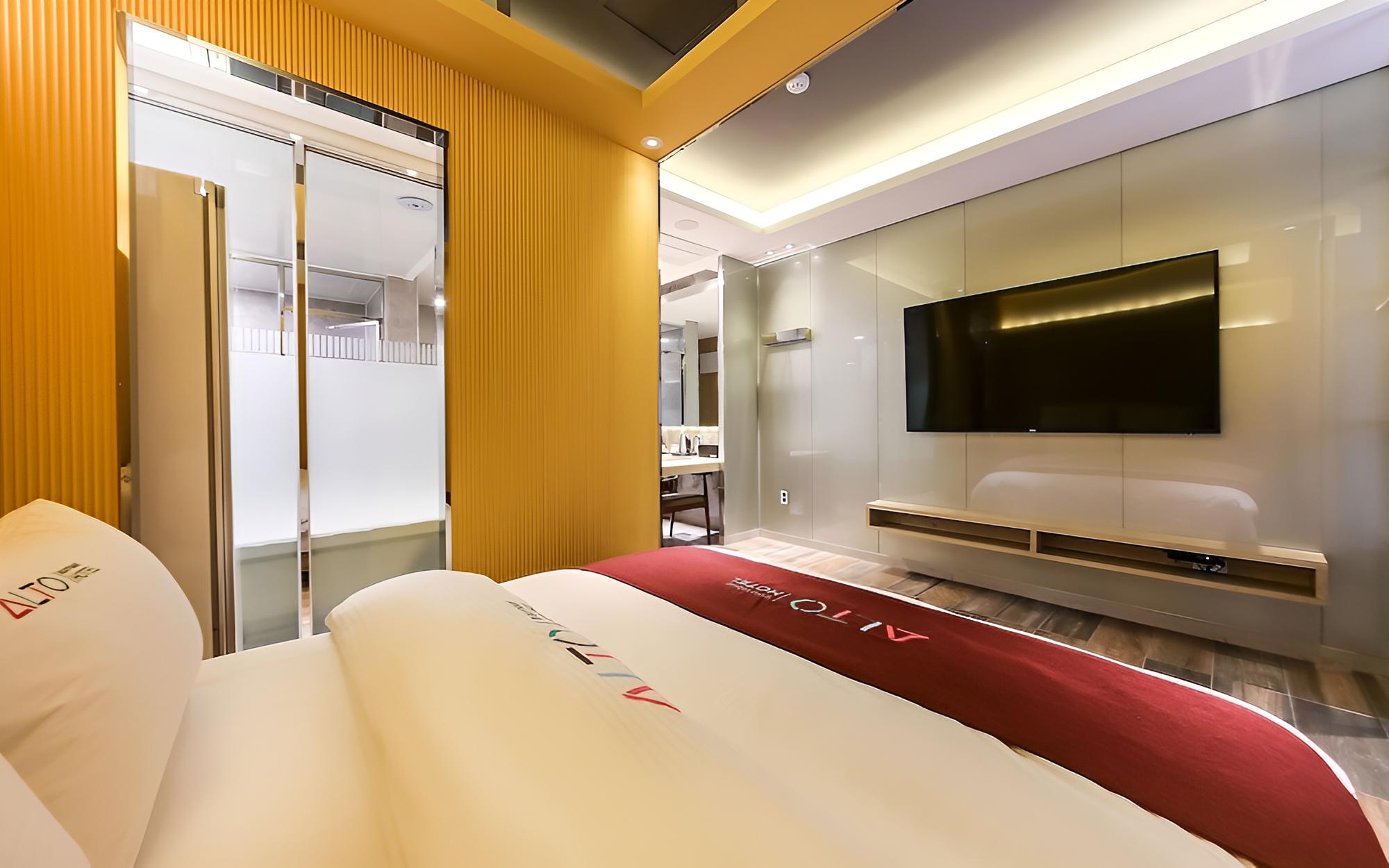 Room (VIP (with styler jjimjilbang)) photo 2