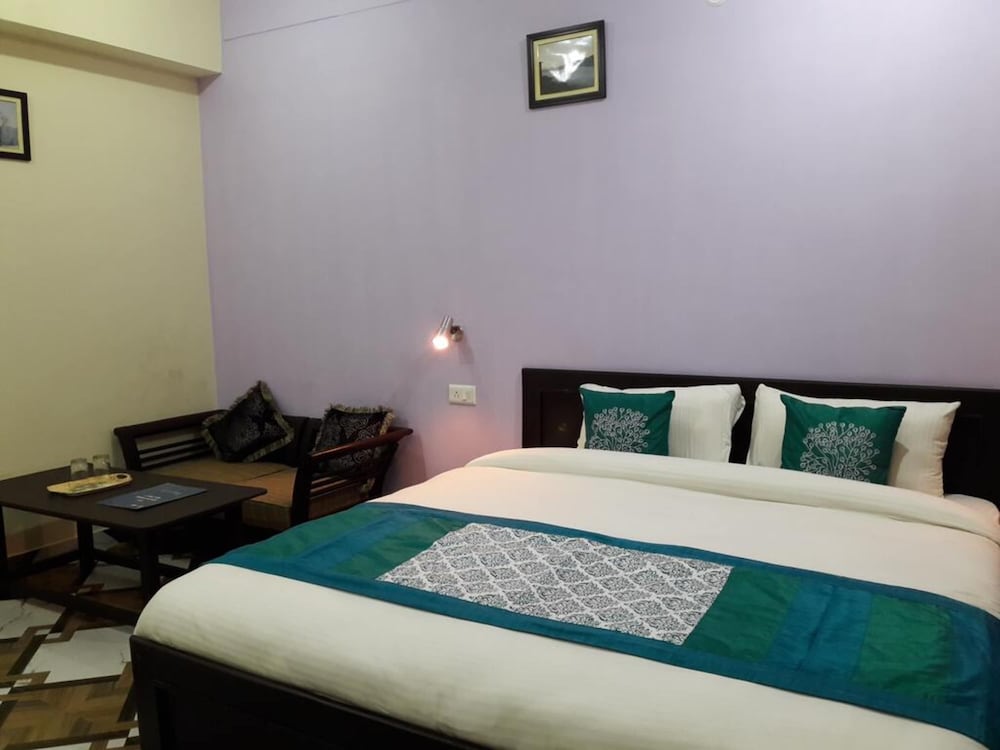 Premier Room, Valley View - Photo 4