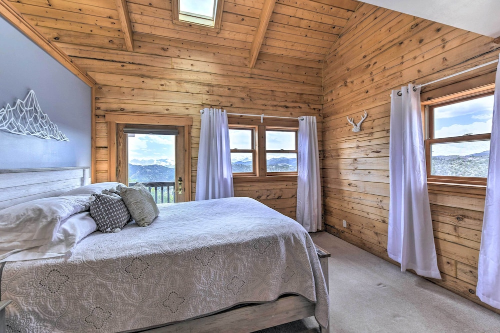 House (4 Bedrooms) photo 2