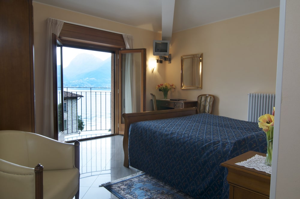 Standard Double Room, Lake View