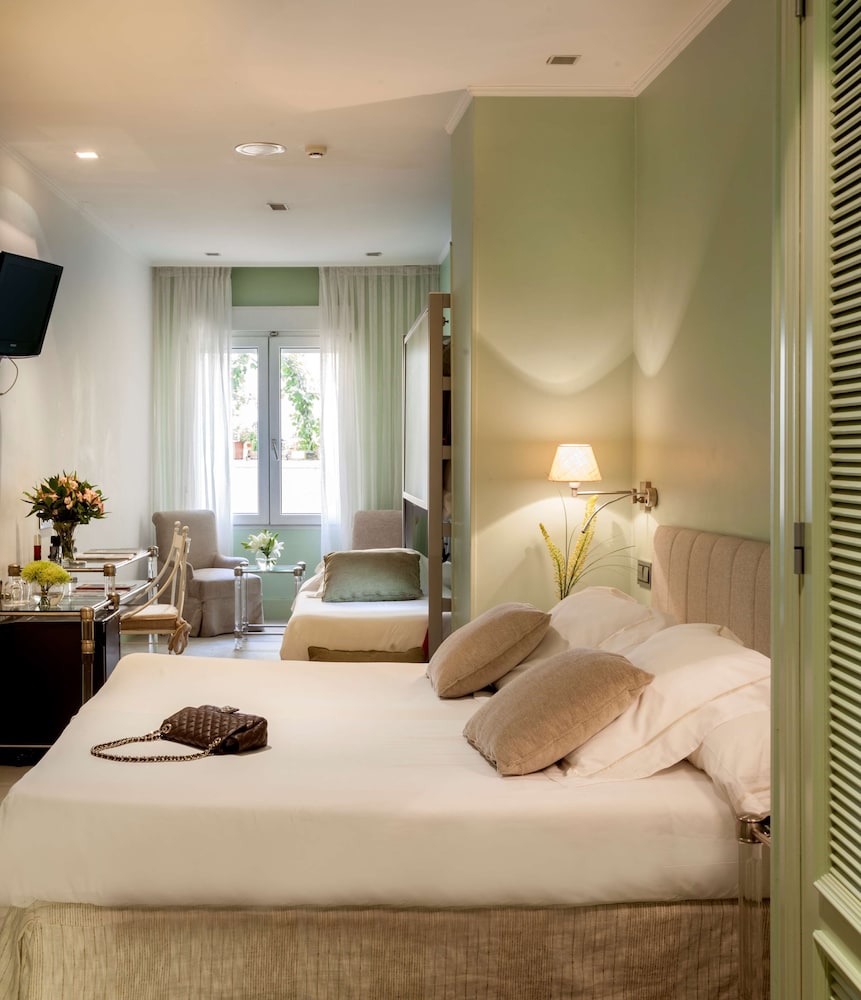 Double Room with extra bed photo 3