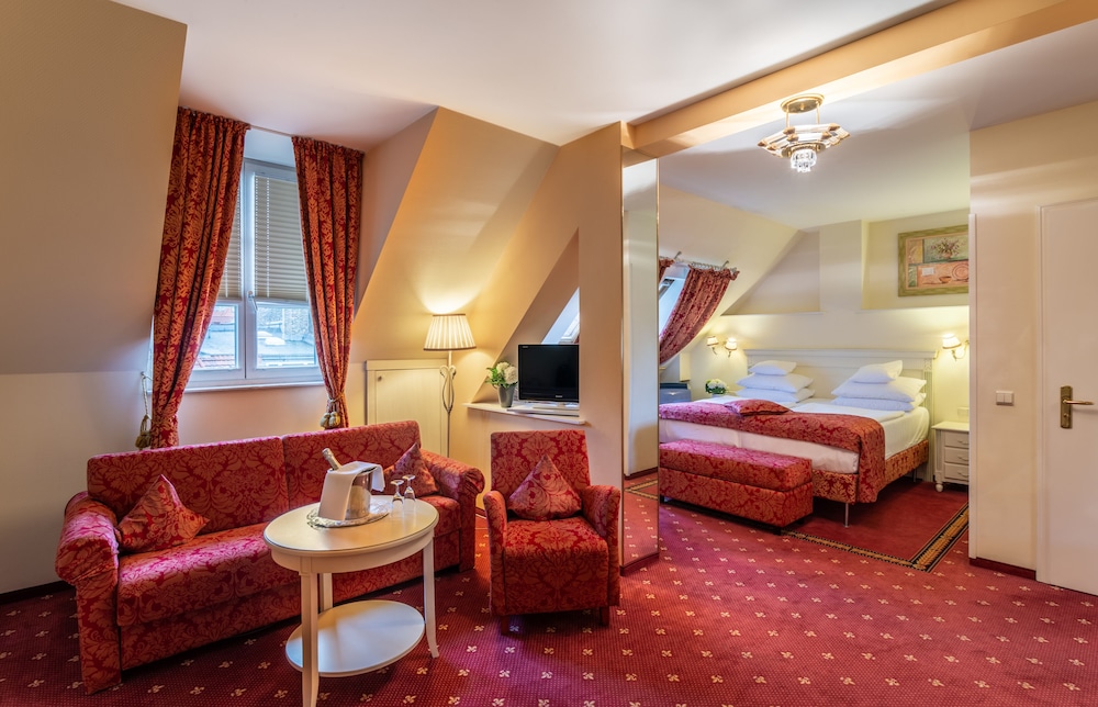 Superior Double or Twin Room photo 3