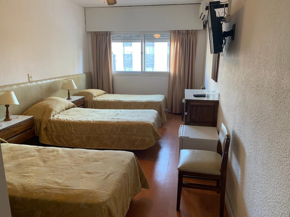 Standard Triple Room, 3 Twin Beds photo 2
