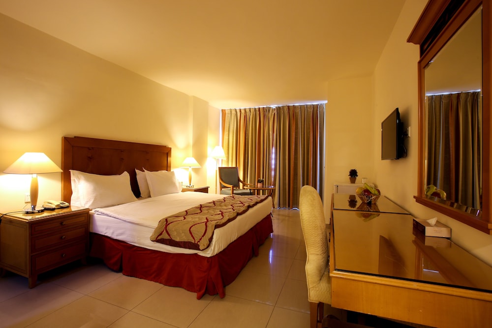 Standard King Room with Balcony Sea View photo 3