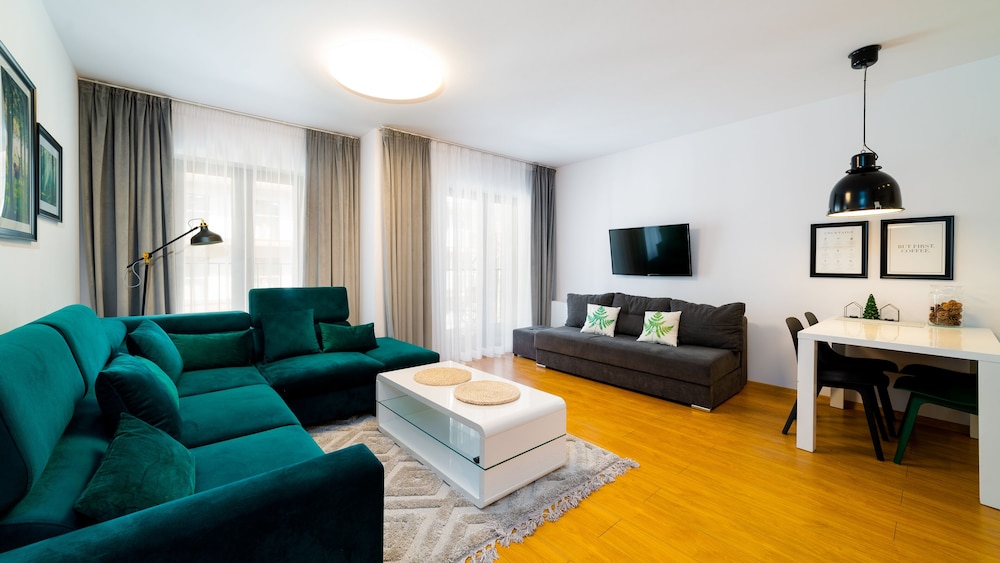 Apartment (253)