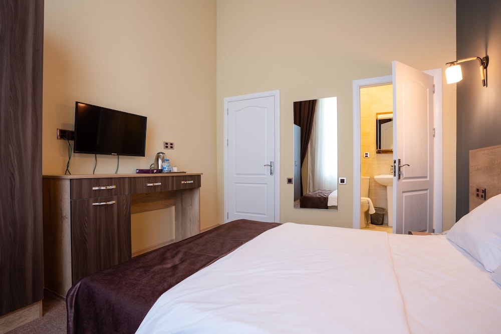 City Double Room, 1 King Bed, City View