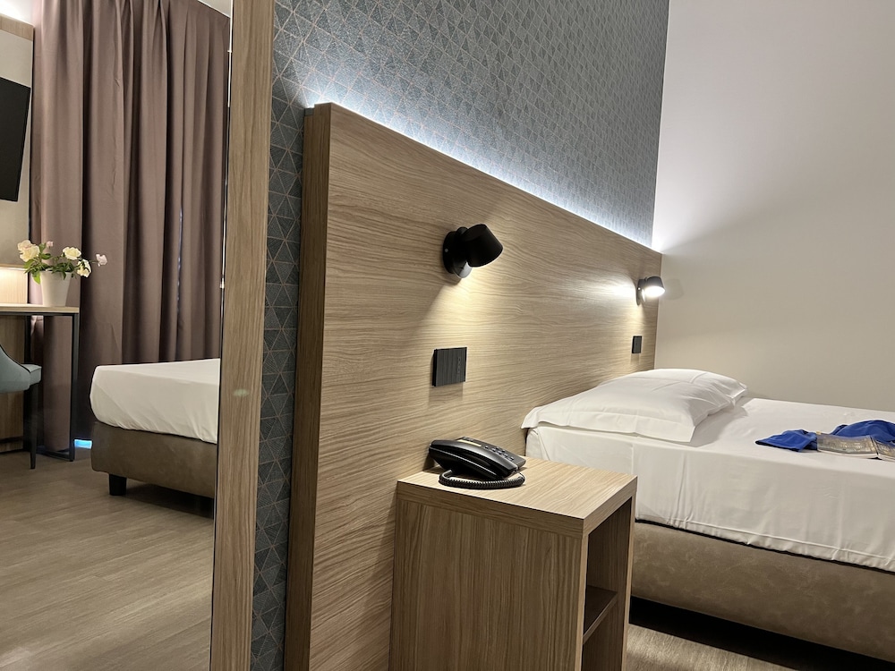Standard Double Room Single Use photo 2