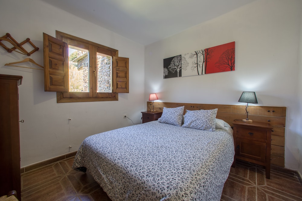 Comfort Apartment, 2 Bedrooms, Fireplace, Mountain View photo 3