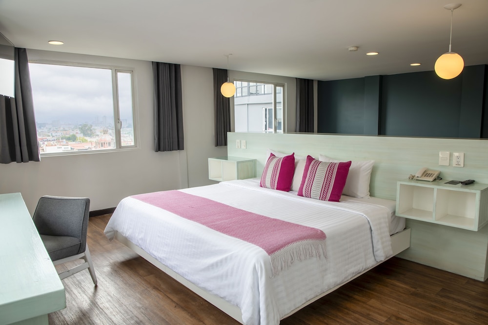 Suite, 1 King Bed (Master) photo 1