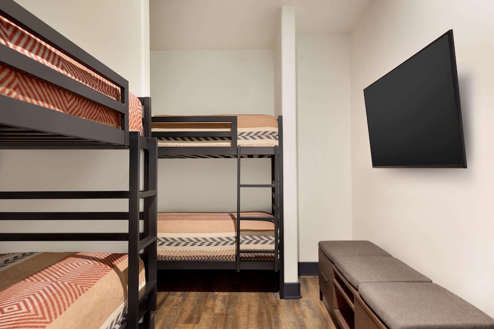 Suite, Multiple Beds, Non Smoking (Bunk Room) - Photo 2