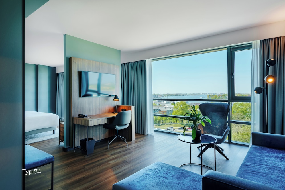 Junior Suite - Harbor View