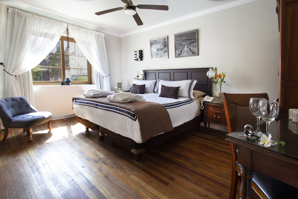 Superior Room, 1 King Bed (Colchagua) photo 1