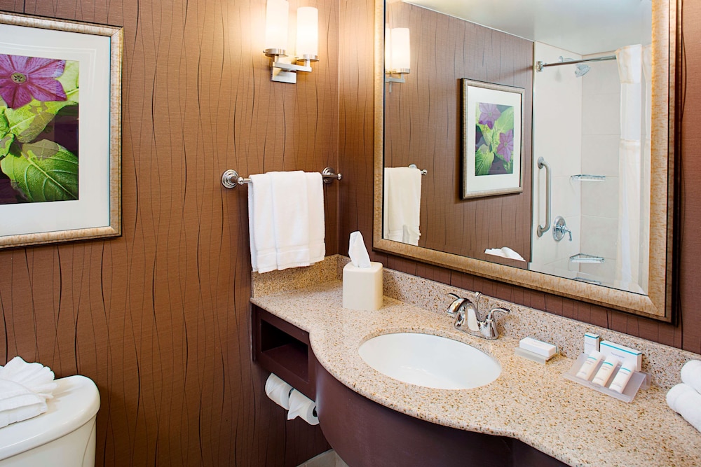 2 Dbl Hearing Accessible - Photo 4