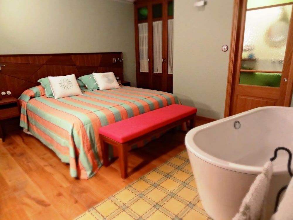 Suite, Balcony (Suite Cervola Blanca)