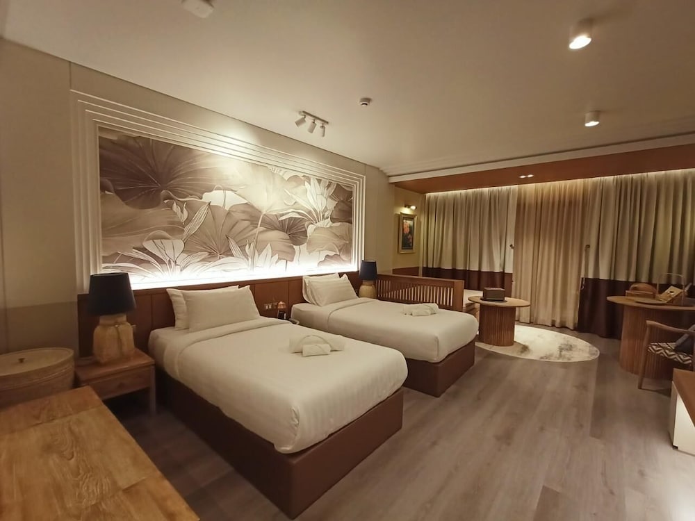 Deluxe Twin Room, Balcony - Photo 7