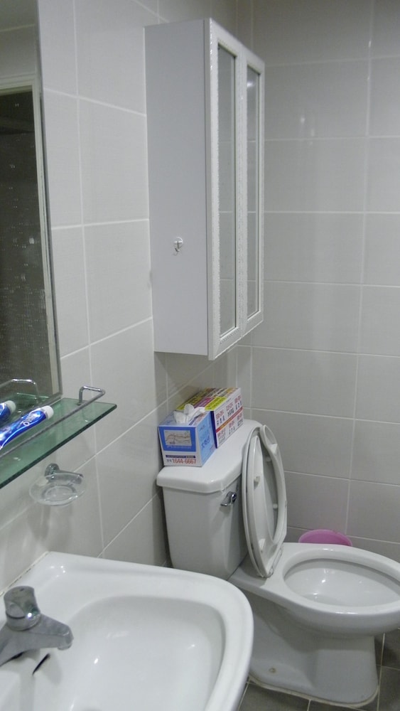Room, Kitchenette photo 2