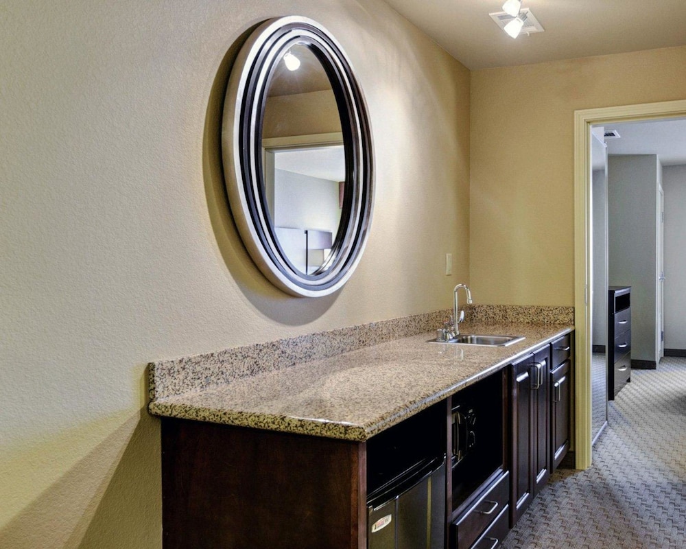 Suite, Non Smoking photo 1