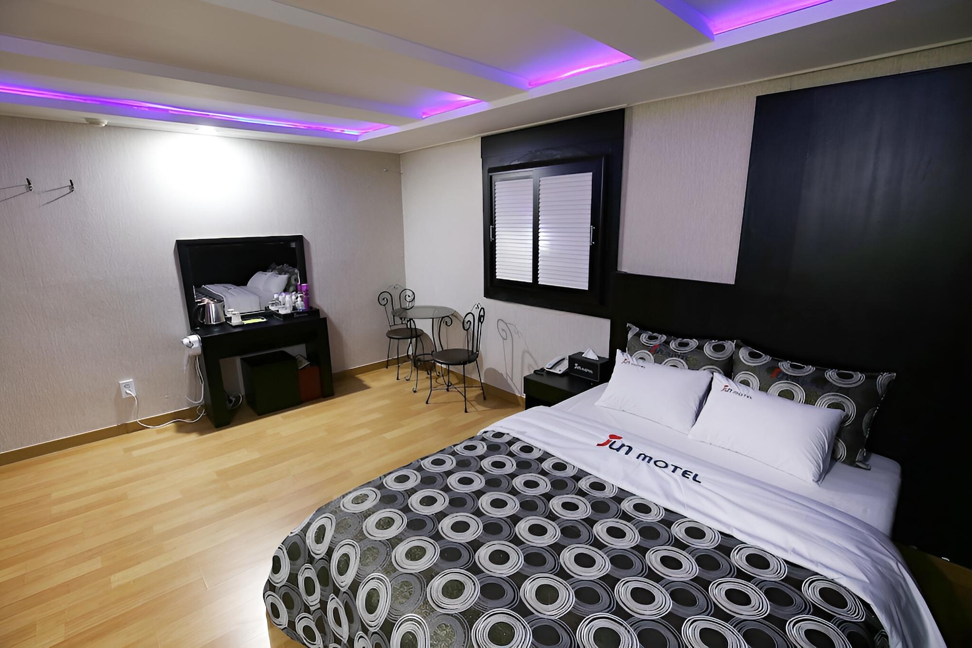 Room (Suite room BLACK) - Photo 6