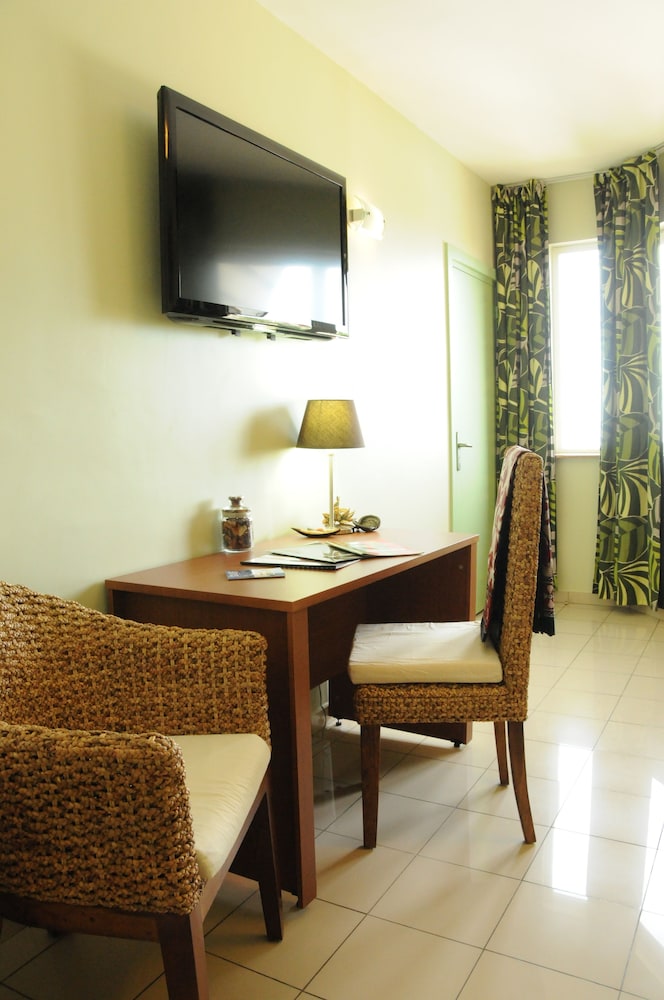 Business Suite photo 3