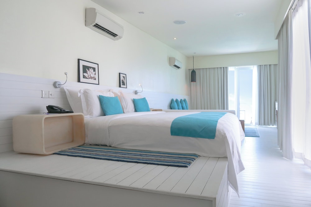 Villa, 1 King Bed, Sea View, Overwater - Photo 4