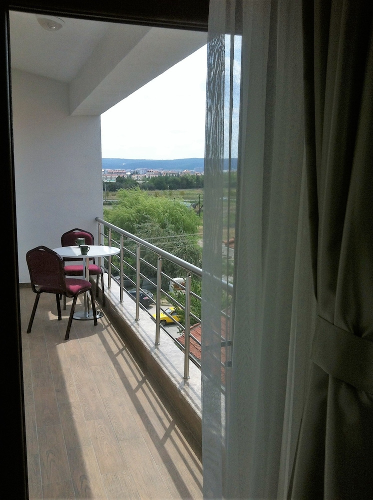 Deluxe Room, Balcony photo 2