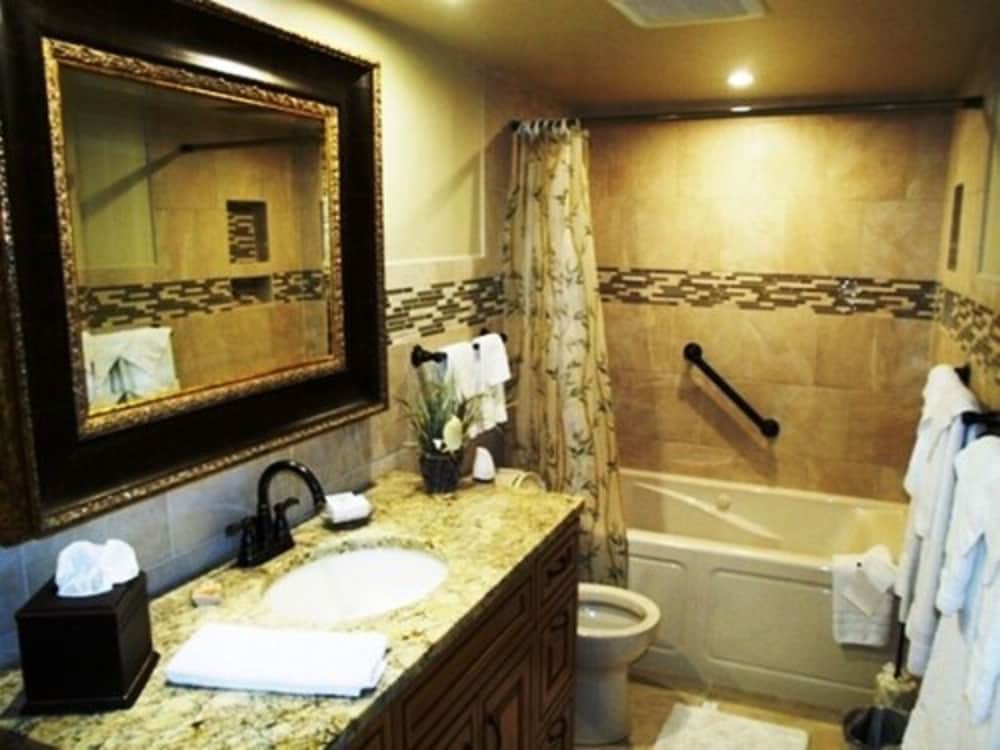 Condo, 2 Bedrooms, Oceanfront photo 2