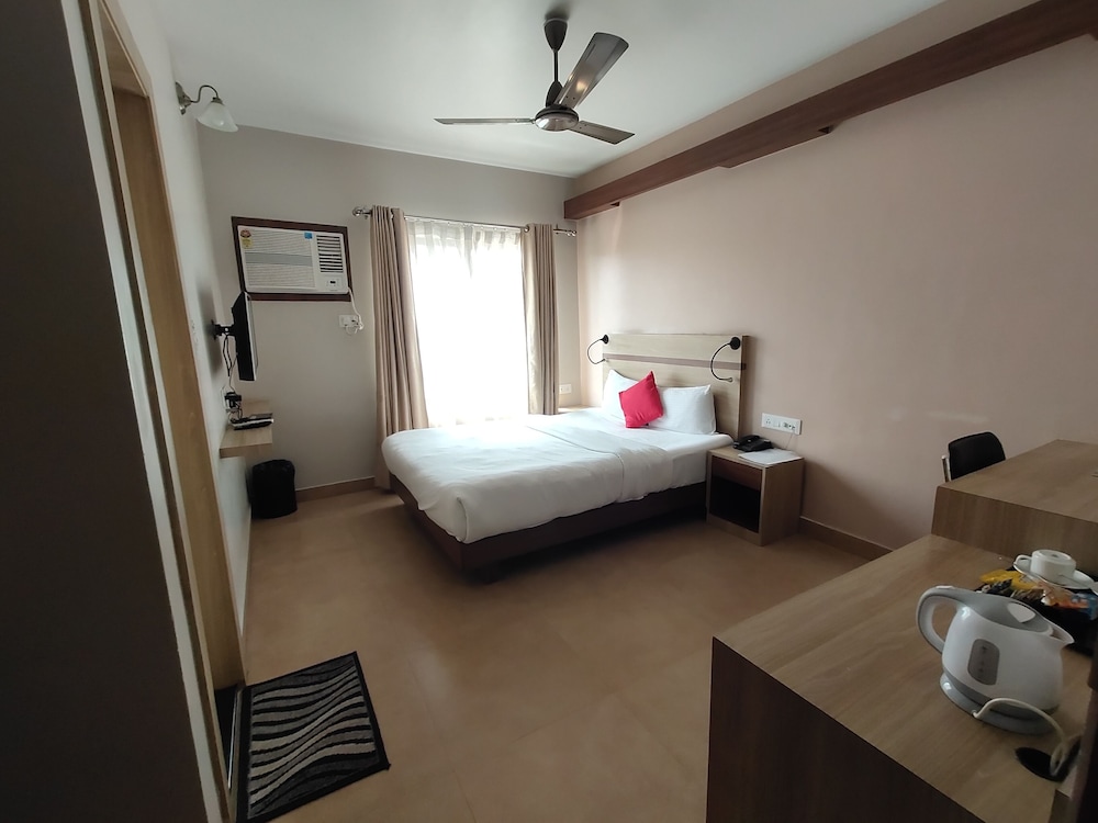 Executive Double Room, 1 Bedroom, Smoking, City View