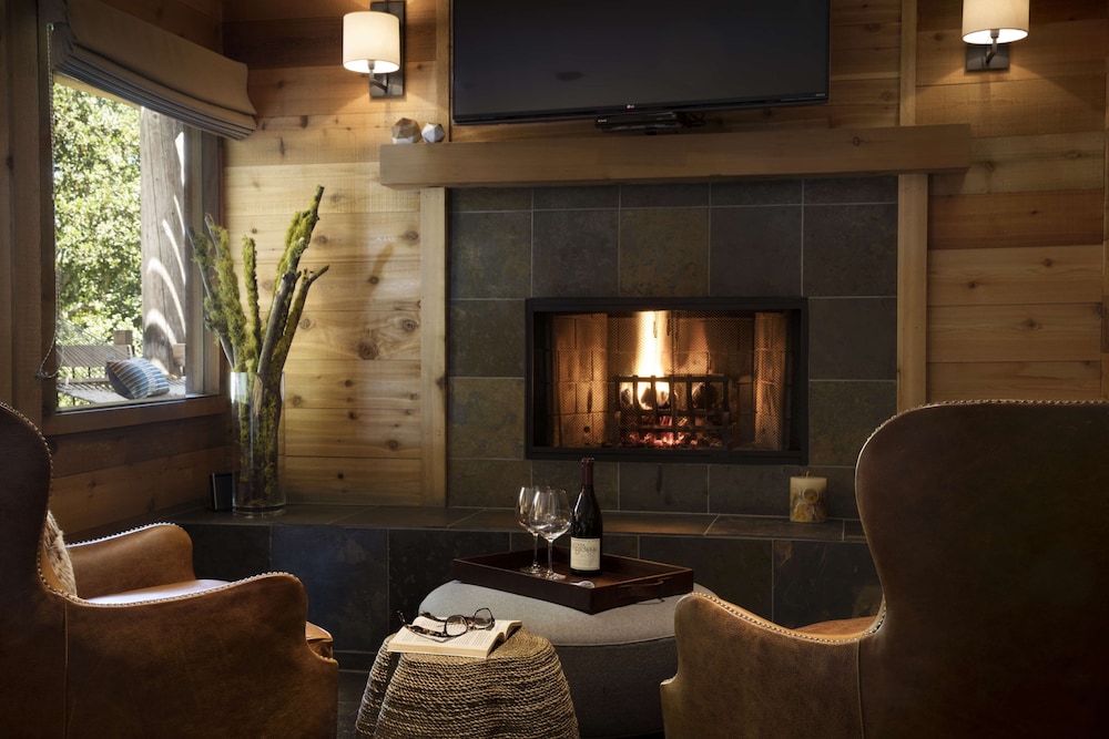 Suite, 1 King Bed (Big Sur)