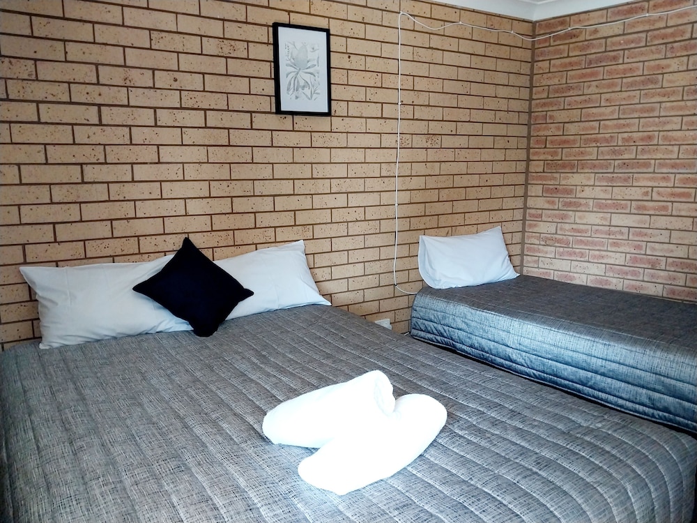 3 Room Family Apartment (Non Pet Friendly) photo 2