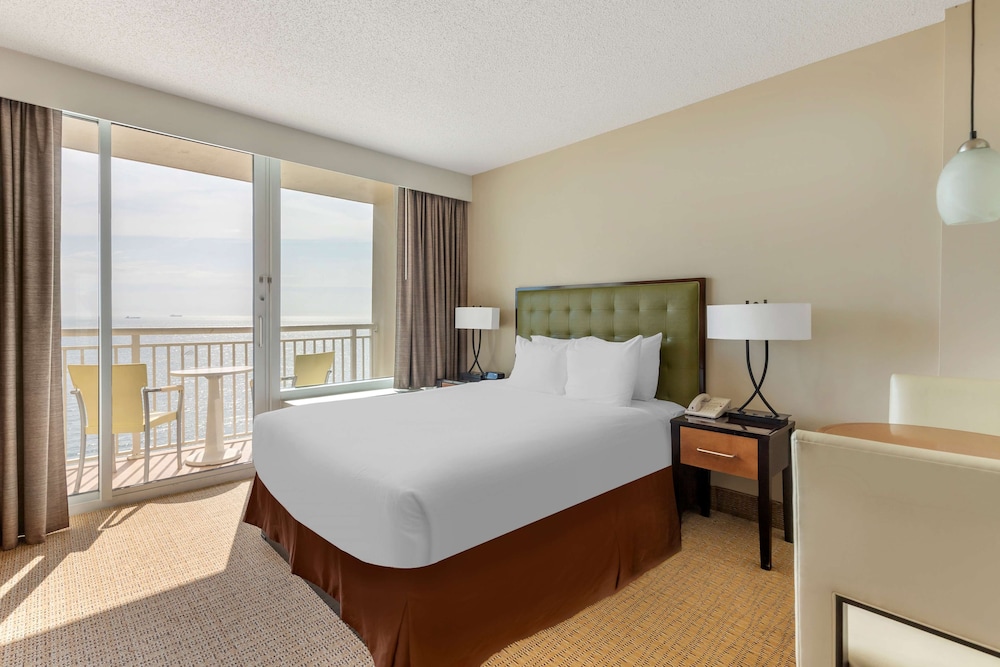 2 BEDROOM OCEAN FRONT W/2 QN BEDS W/SOFABED - Photo 5