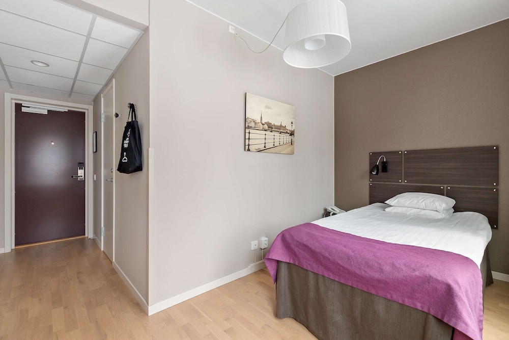 Standard Room, 1 Twin Bed, Non Smoking (Single Bed), photo 6