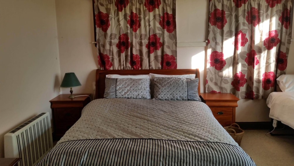 Homestead Queen Room B, 1 Queen Bed photo 1