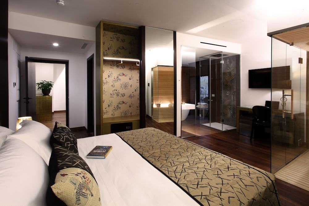 Executive Suite, Sauna