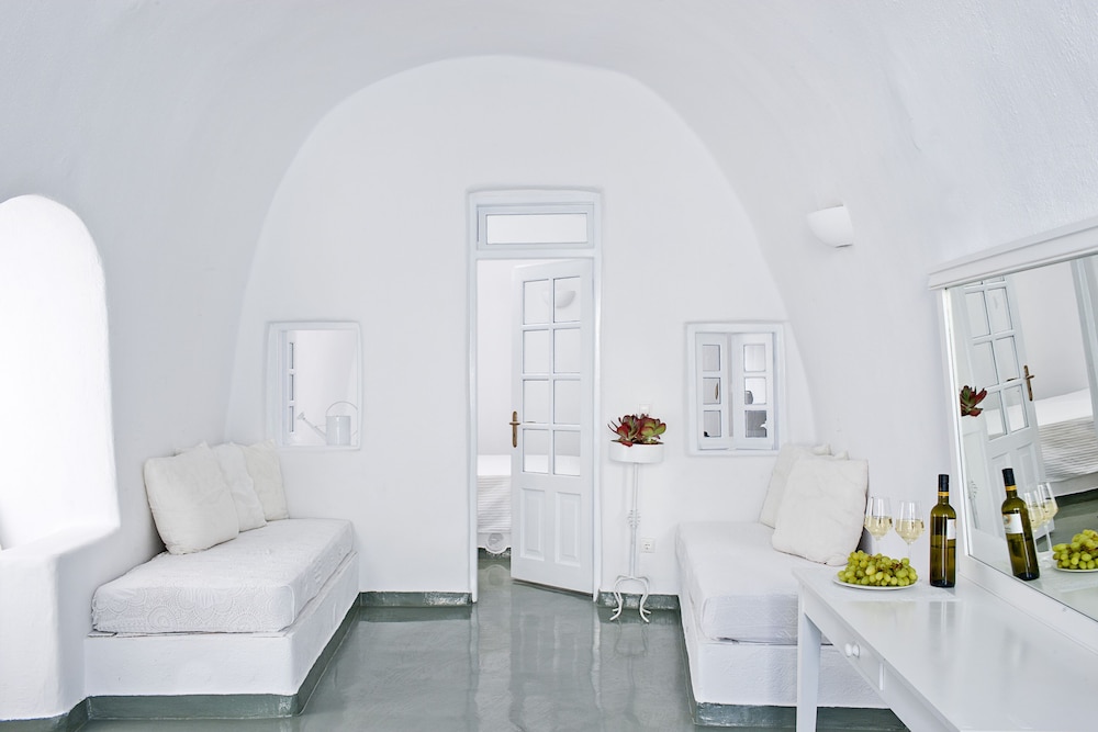 Deluxe Suite, Sea View (For 4) - Photo 1