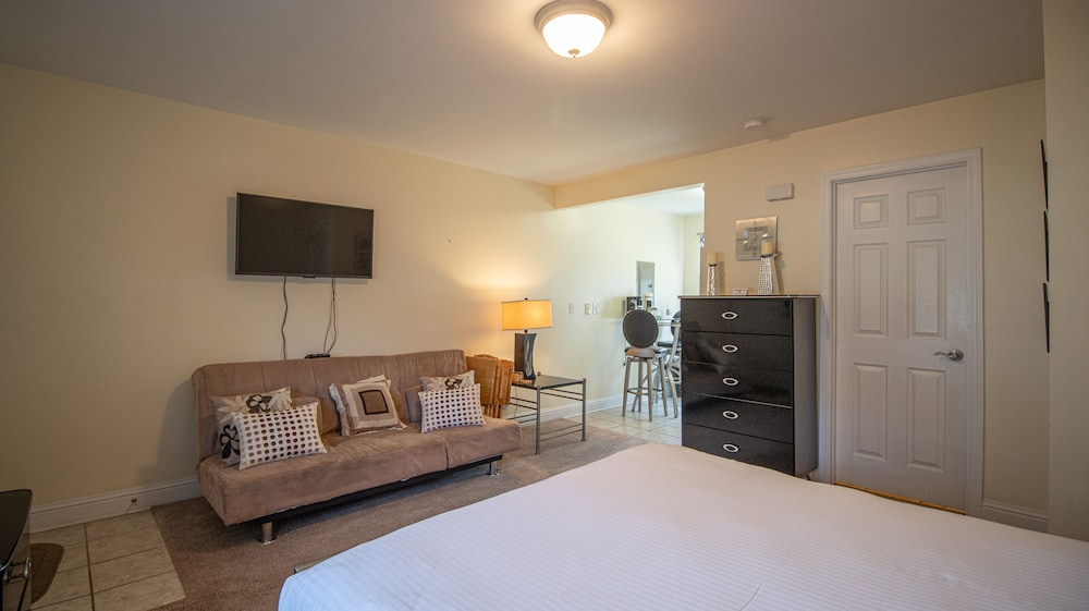 Condo, 1 Queen Bed, Kitchen photo 1