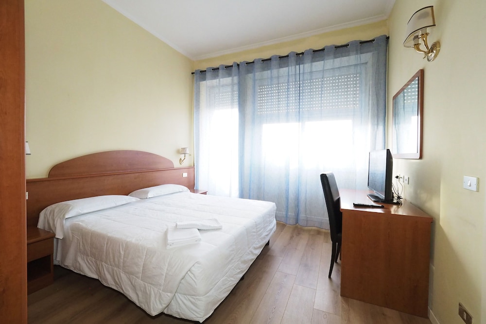 Double Room - Photo 9