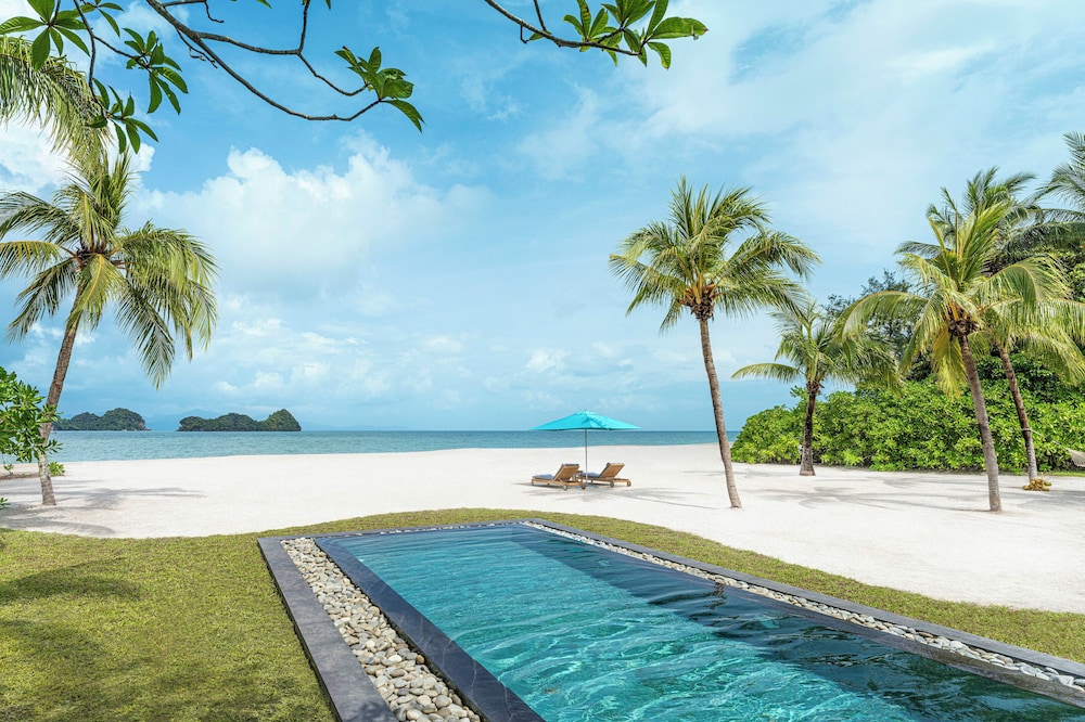 Premier Two-Bedroom Beach Villa with Pool - Photo 7