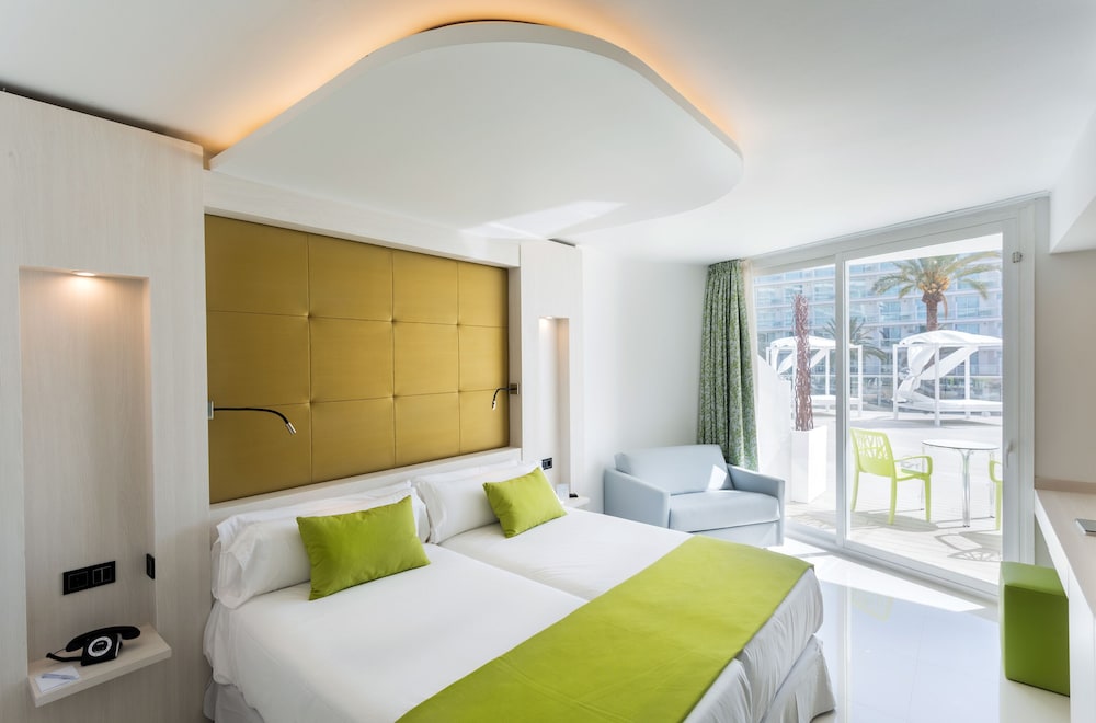 Double Room, Terrace (Elevate Upper Level)
