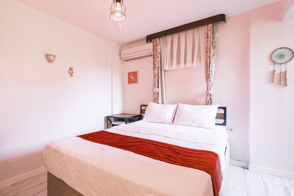 Economy Double Room, 1 Double Bed, Non Smoking, Vineyard View photo 1
