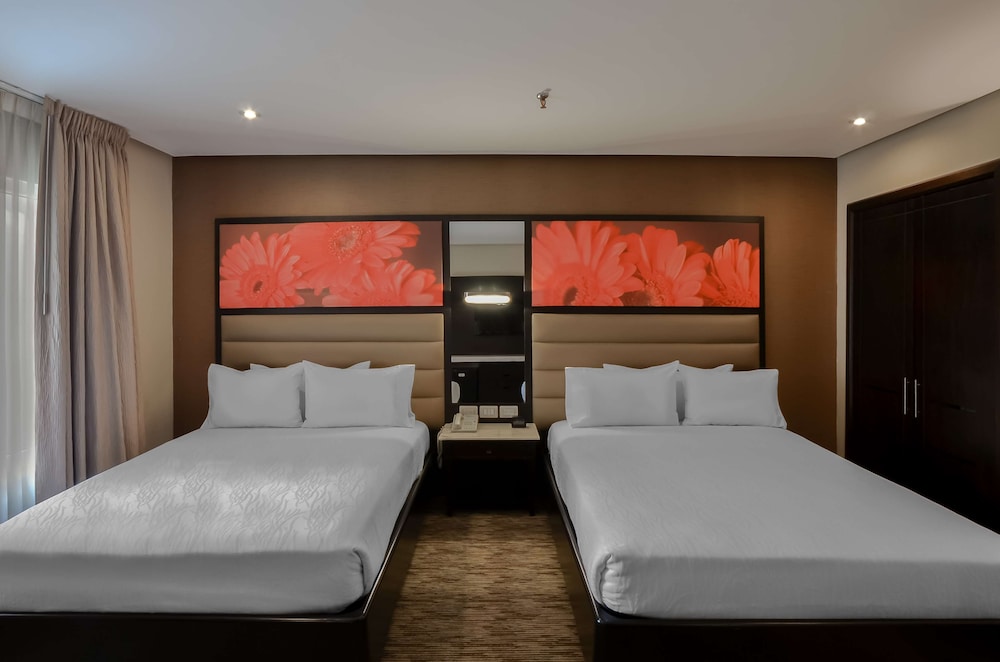 Room, 2 Queen Beds - Photo 2