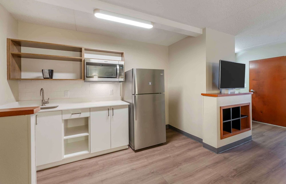 Deluxe Studio, Multiple Beds, Non Smoking, Kitchenette - Photo 4