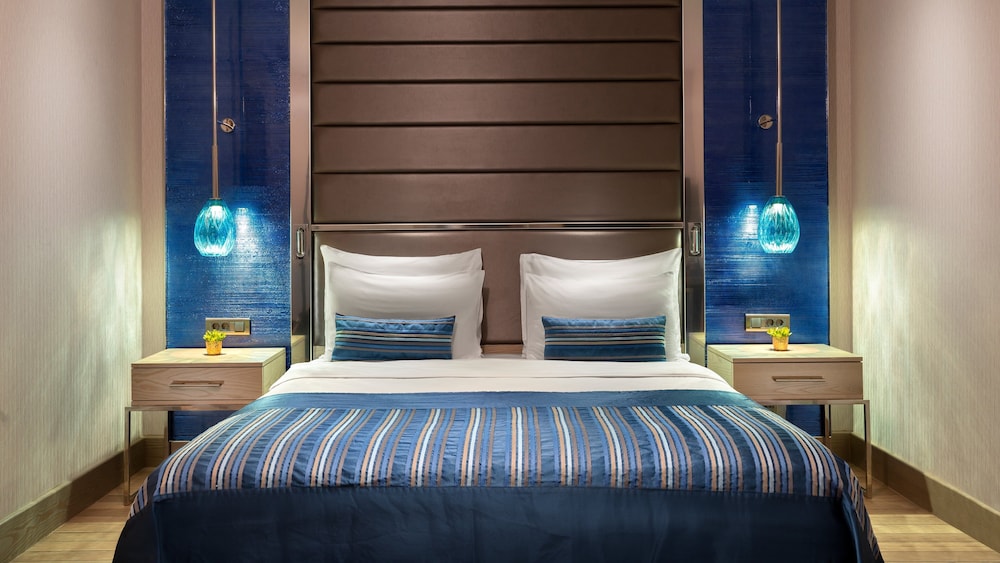 Junior Suite, Multiple Beds