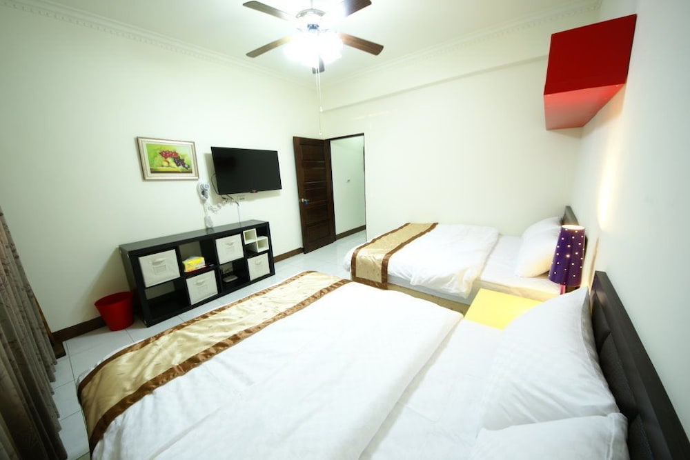Quadruple Room, Balcony (Shared)