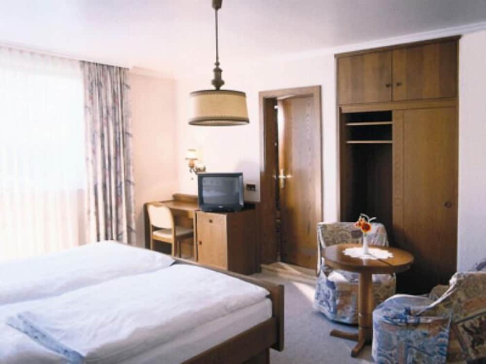 Double or Twin Room photo 2