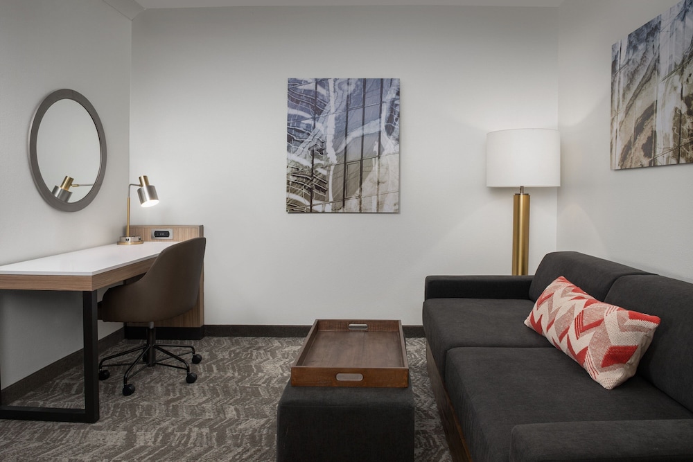 Suite, 1 Double Bed (Mobility/Hearing Accessible, Tub) photo 3