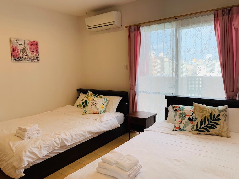 Deluxe Suite, 3 Bedrooms, Non Smoking, Private Bathroom photo 2